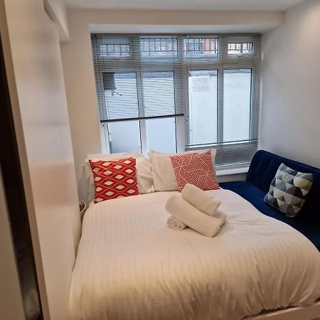 Lovely 1-Bed Apartment In Londres Extérieur photo