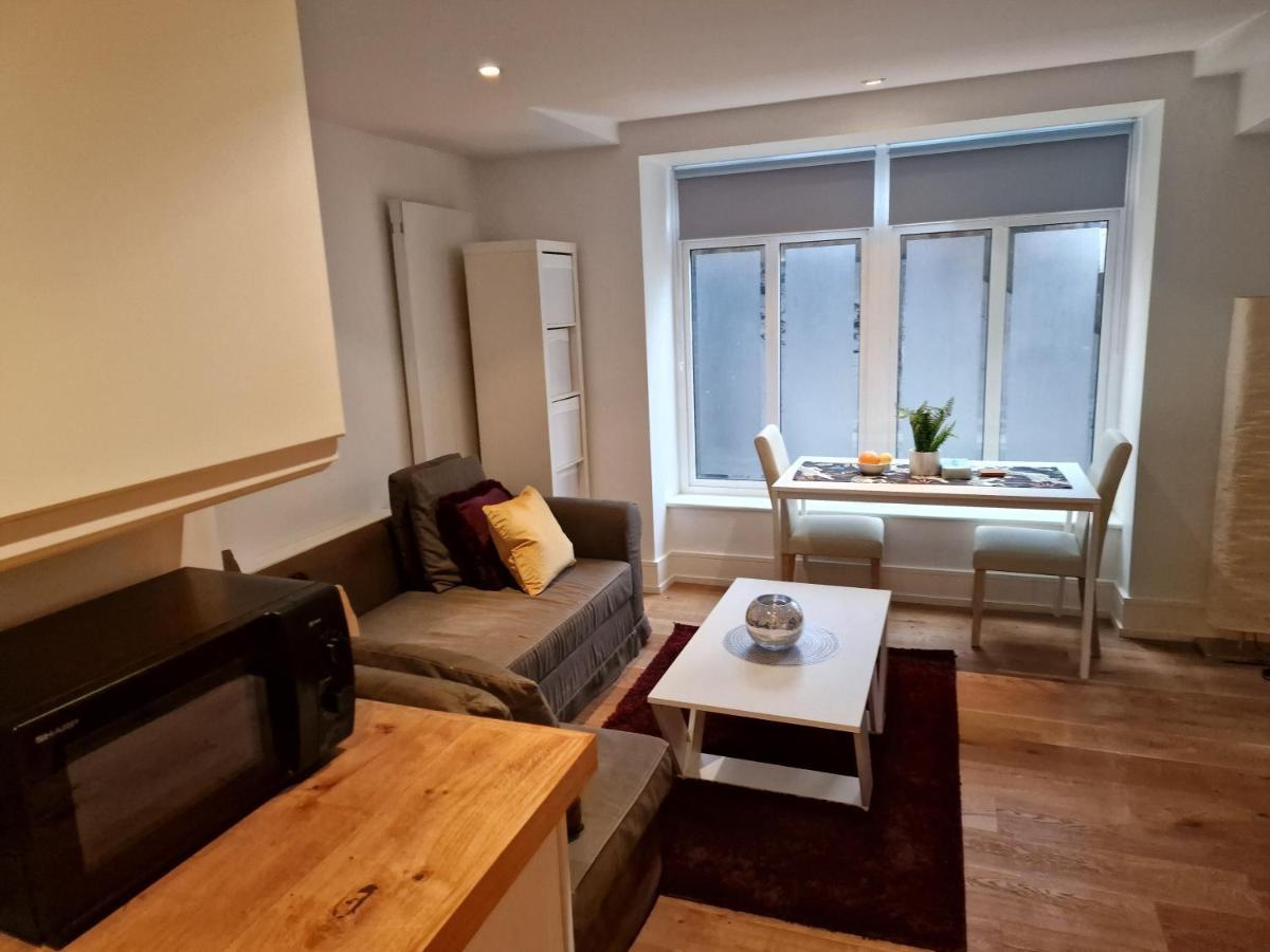 Lovely 1-Bed Apartment In Londres Extérieur photo